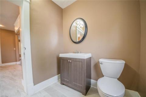 2037 E 29th St, Lorain, OH 44055 photo 13