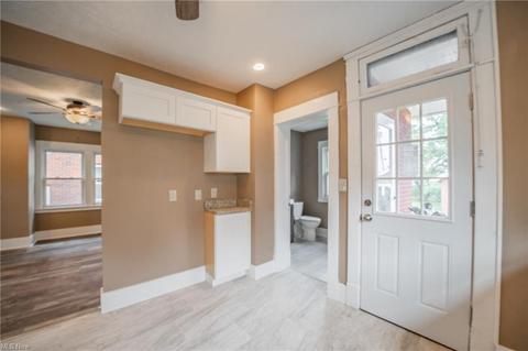 2037 E 29th St, Lorain, OH 44055 photo 10