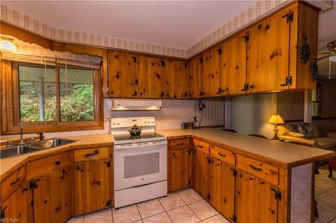 4827 2nd St NW, Canton, OH 44708 photo 9