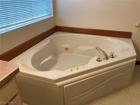 124 Stonehedge Dr, Elyria, OH 44035 photo 12
