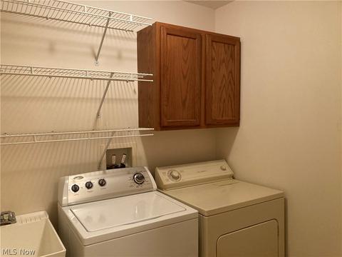 124 Stonehedge Dr, Elyria, OH 44035 photo 3