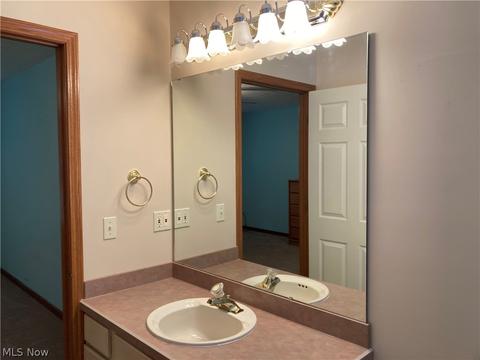 124 Stonehedge Dr, Elyria, OH 44035 photo 15