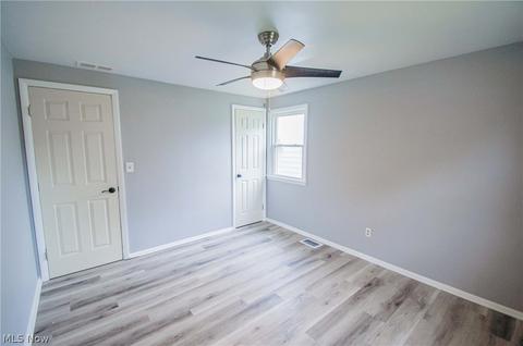 2126 Sunset Dr, Wickliffe, OH 44092 photo 12