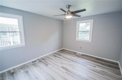 2126 Sunset Dr, Wickliffe, OH 44092 photo 11