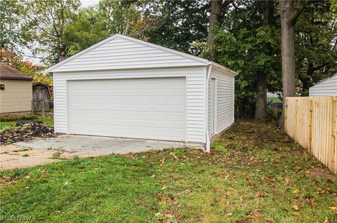 2126 Sunset Dr, Wickliffe, OH 44092 photo 24