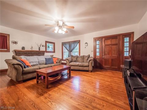 6499 Lake Ave, Elyria, OH 44035 photo 3