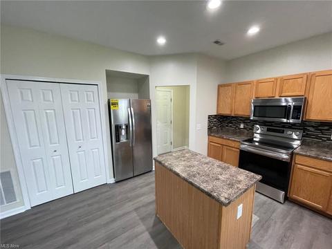 108 Firestone Dr, Berea, OH 44017 photo 8