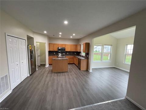 108 Firestone Dr, Berea, OH 44017 photo 5