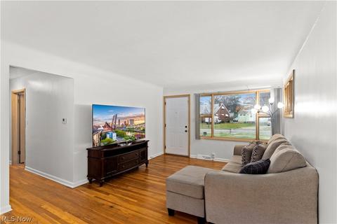 308 E 280th St, Euclid, OH 44132 photo 7