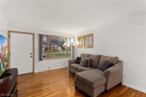 308 E 280th St, Euclid, OH 44132 photo 5