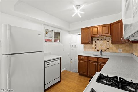 308 E 280th St, Euclid, OH 44132 photo 11