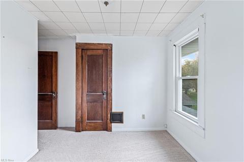 306 E 10th St, Dover, OH 44622 photo 16