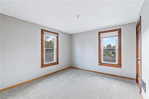 306 E 10th St, Dover, OH 44622 photo 17