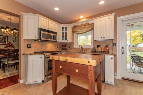 7072 Constantine Ct, Mentor, OH 44060 photo 9