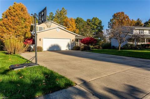 260 Crestview, Elyria, OH 44035 photo 2