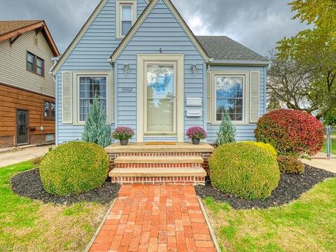 3902 Maplecrest Ave, Parma, OH 44134 photo 2