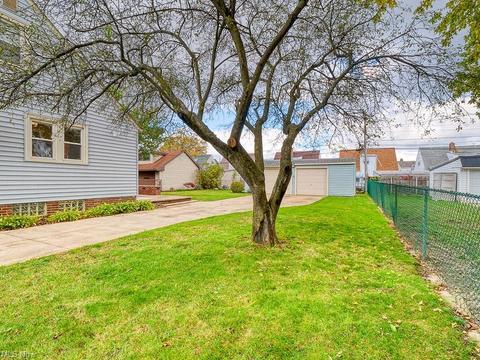 3902 Maplecrest Ave, Parma, OH 44134 photo 5