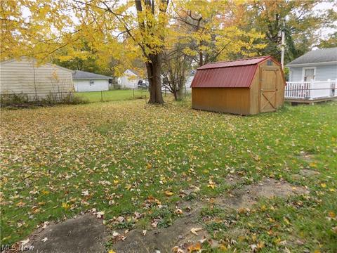 725 Delaware Ave, Elyria, OH 44035 photo 16