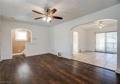 2478 Edwin Ave, Akron, OH 44314 photo 8