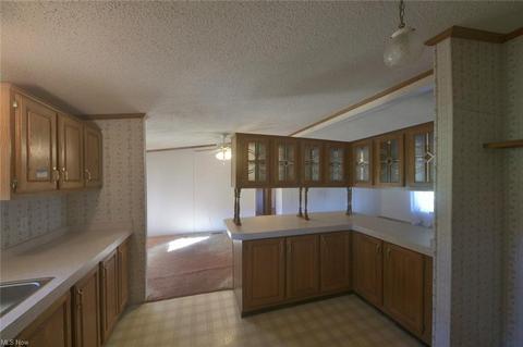 1923 E Garfield Rd, New Springfield, OH 44443 photo 12