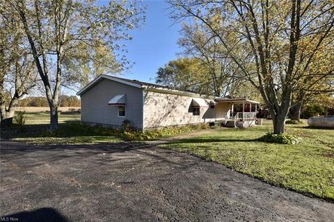 1923 E Garfield Rd, New Springfield, OH 44443 photo 4