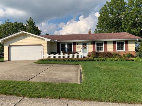 1880 David Ave, Parma, OH 44134 photo 1