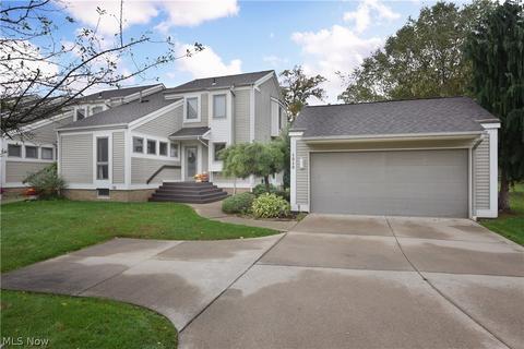 1313 Stardust Ave NW, Canton, OH 44708 photo 1