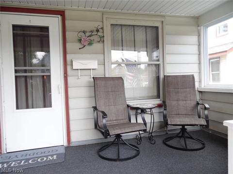 7 E Parkcliff Ave, Struthers, OH 44471 photo 2