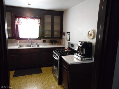 7 E Parkcliff Ave, Struthers, OH 44471 photo 5