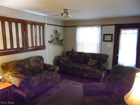 7 E Parkcliff Ave, Struthers, OH 44471 photo 9