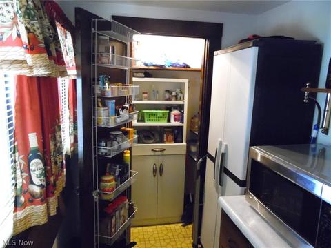 7 E Parkcliff Ave, Struthers, OH 44471 photo 6
