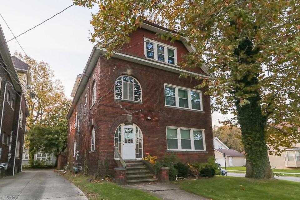 14602 Lake Shore Blvd, Cleveland, OH 44110 35 Photos MLS 4331518