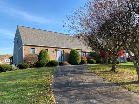 1312 Lost Tree Dr NW, Canton, OH 44708 photo 1