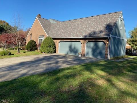 1312 Lost Tree Dr NW, Canton, OH 44708 photo 3