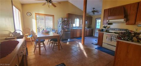 1320 Dunkeith Dr NW, Canton, OH 44708 photo 2
