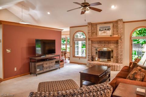 8564 Gentry St NW, Massillon, OH 44646 photo 2