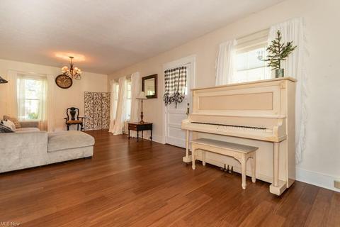 7224 Jackson St, Mentor, OH 44060 photo 5