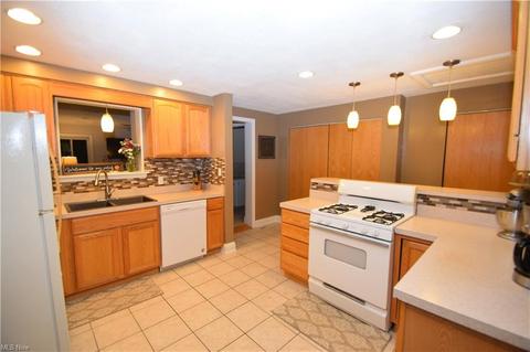 171 Aylesboro Ave, Youngstown, OH 44512 photo 7