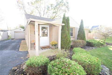 171 Aylesboro Ave, Youngstown, OH 44512 photo 2