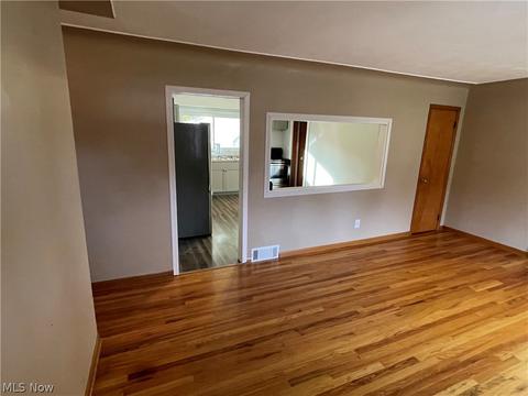 87 Eve Dr, Struthers, OH 44471 photo 3