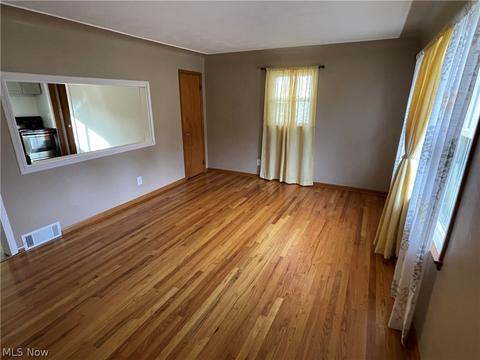 87 Eve Dr, Struthers, OH 44471 photo 4