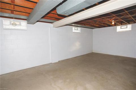 426 Como St, Struthers, OH 44471 photo 26
