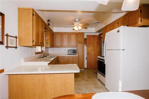 426 Como St, Struthers, OH 44471 photo 12