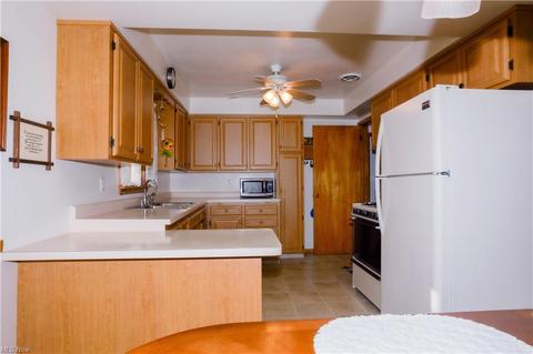 426 Como St, Struthers, OH 44471 photo 15