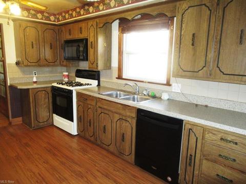 753 Poland Ave, Struthers, OH 44471 photo 6