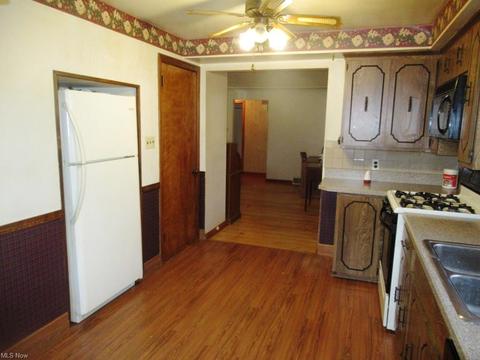 753 Poland Ave, Struthers, OH 44471 photo 7