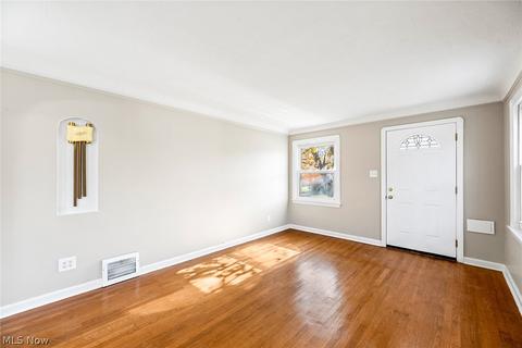 6906 Gerald Ave, Parma, OH 44129 photo 6