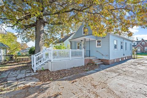6906 Gerald Ave, Parma, OH 44129 photo 2
