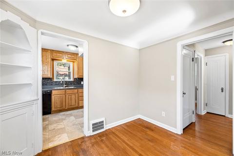 6906 Gerald Ave, Parma, OH 44129 photo 7