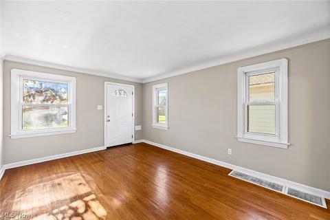 6906 Gerald Ave, Parma, OH 44129 photo 5